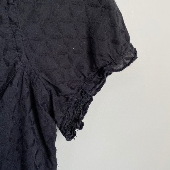 Daytrip Black Textured Blouse - Picture 5 of 9